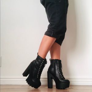 Platform boots